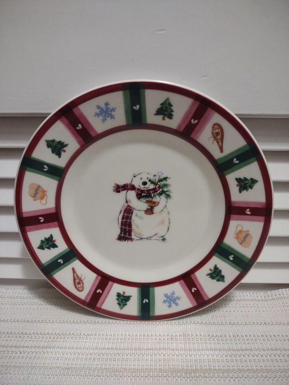 PFALTZGRAFF Snow Bear Stoneware Salad Plate 8-3/8" winter themed polar